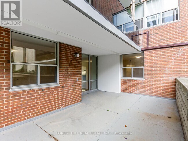 4001 Bayview Ave in Toronto, ON - Building Photo - Building Photo