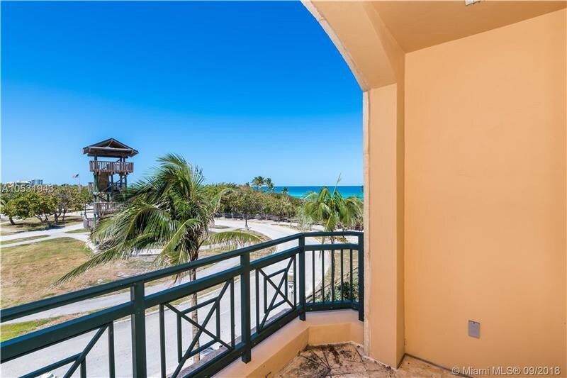 3501 N Ocean Dr-Unit -V3 in Hollywood, FL - Building Photo
