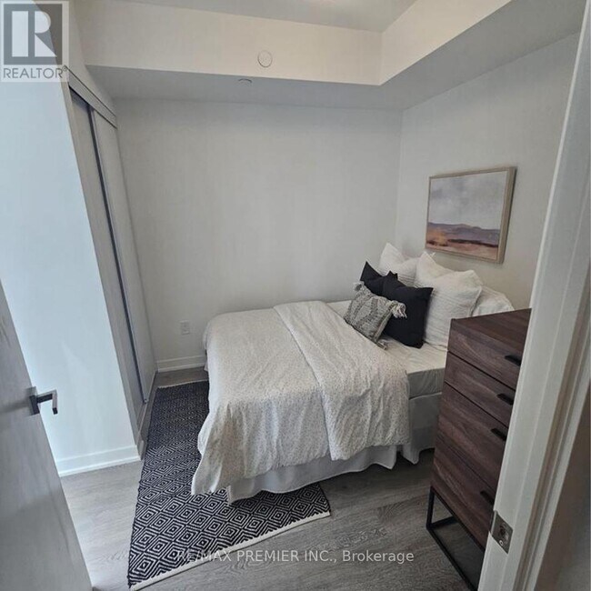 500 Wilson Ave in Toronto, ON - Building Photo - Building Photo