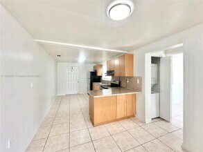 7156 NW 15th Ct in Miami, FL - Building Photo - Building Photo