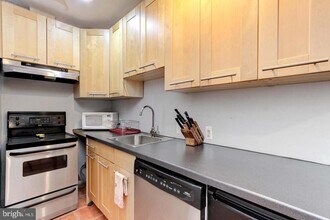 811 S Broadway in Baltimore, MD - Building Photo - Building Photo