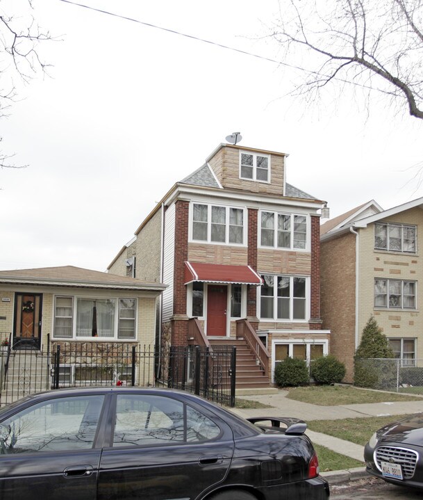 3646 W Cornelia Ave in Chicago, IL - Building Photo