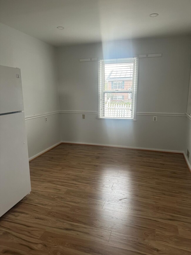 4915 Tecumseh St in Berwyn Heights, MD - Foto de edificio - Building Photo