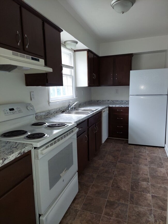 212 Tiffany Dr in Waynesboro, VA - Building Photo - Building Photo