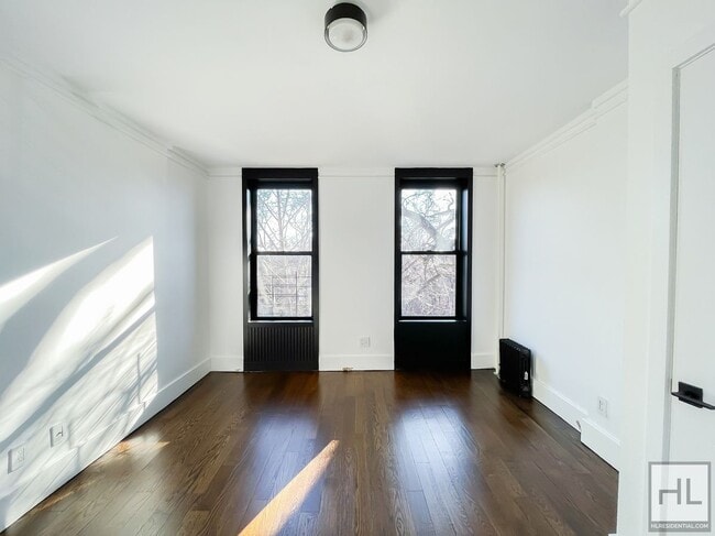 Carroll Gardens 2-Bed 1-Bath / In Unit W&D