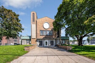 241 W 6th St in Lowell, MA - Building Photo