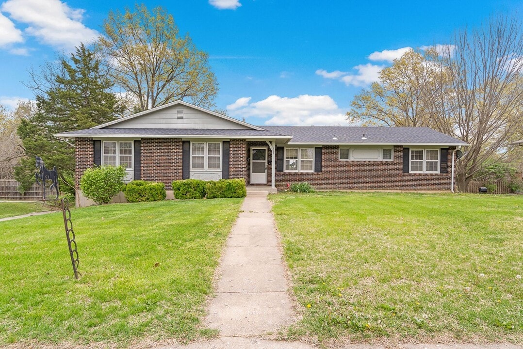 912 S Fairview Rd-Unit -#B in Columbia, MO - Building Photo