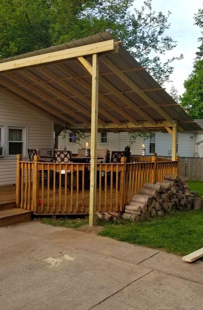 1133 S Park Dr in Temperance, MI - Building Photo - Building Photo