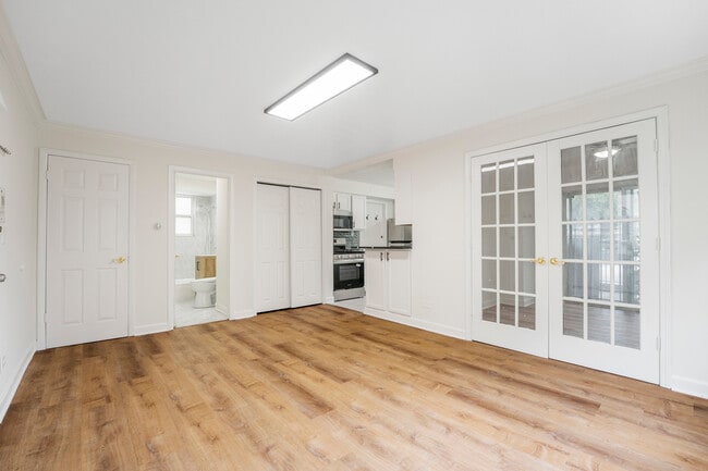 property at 7249 N Hamilton Ave