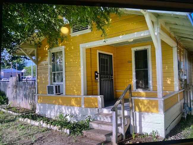 property at 1822 N Comal