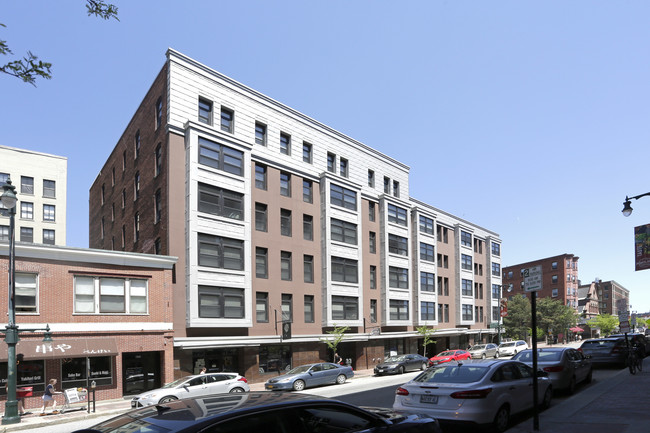 645 Congress Apartments in Portland, ME - Building Photo - Building Photo