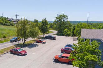 Bradford Court & Little Oaks Apartments in Kimberling City, MO - Building Photo - Building Photo