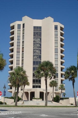 Oceans Atrium Two in Daytona Beach Shores, FL - Building Photo