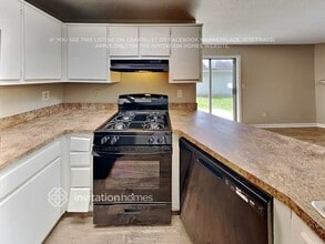 7951 E Field Dr in Douglasville, GA - Building Photo - Building Photo