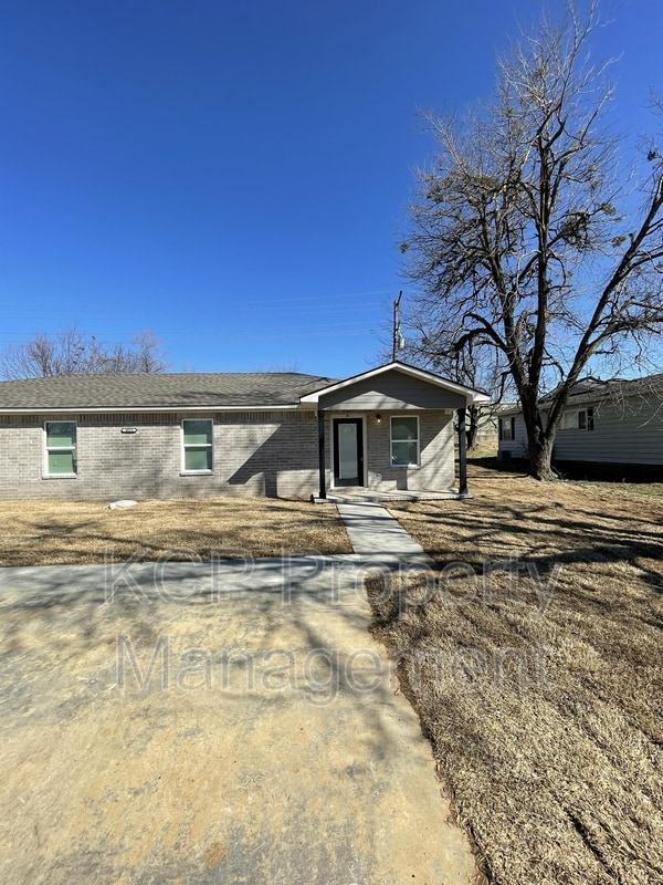 property at 4915 S 34th St
