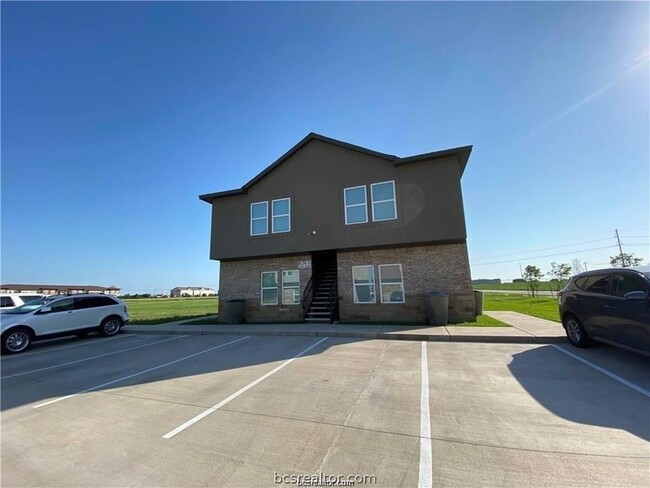 2910 Town Sq Ave, Unit 2404 in Bryan, TX - Building Photo - Building Photo