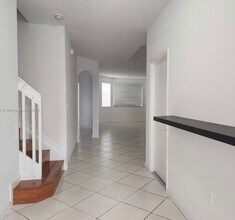 11525 NW 71st St in Doral, FL - Building Photo - Building Photo