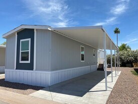 2060 N Center St in Mesa, AZ - Building Photo