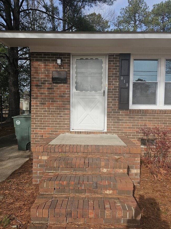 315 Lynn Ave in Fayetteville, NC - Building Photo - Building Photo