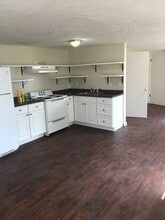 63 Main Street in Windsor, VT - Foto de edificio - Building Photo