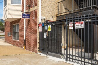 225 W 4th St, Unit A1 in Wilmington, DE - Foto de edificio - Building Photo