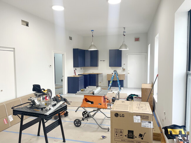 646 N Damen Ave, Unit 2R in Chicago, IL - Building Photo - Building Photo