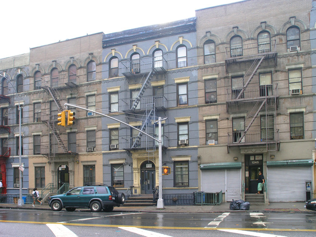 1243 Webster Ave in Bronx, NY - Foto de edificio - Building Photo