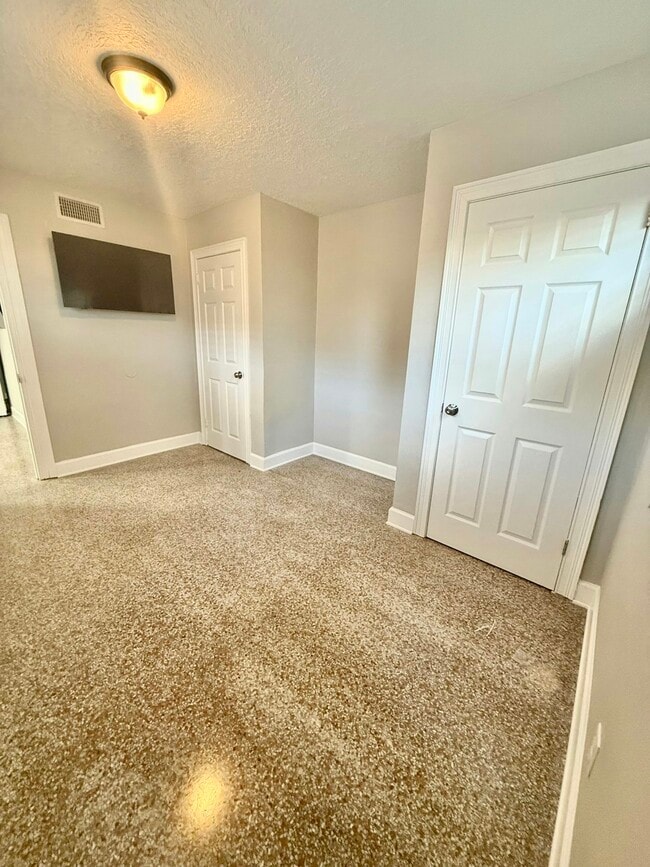 64 Davis Blvd in Tampa, FL - Building Photo - Building Photo