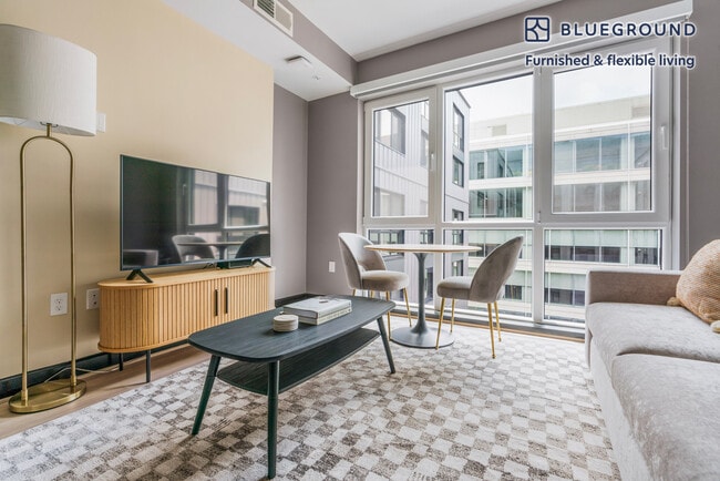 1313 L St NW, Unit GO FL8-ID1110 in Washington, DC - Building Photo - Building Photo