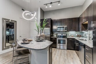 The Residences at La Cantera in San Antonio, TX - Foto de edificio - Building Photo