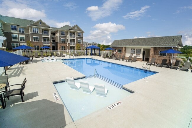 Skybrook Apartments in Huntersville, NC - Foto de edificio - Building Photo