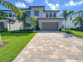 9377 Sunflower Mdw Rd in Boca Raton, FL - Foto de edificio - Building Photo