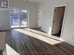 1100 Lackner Pl in Kitchener, ON - Building Photo - Building Photo
