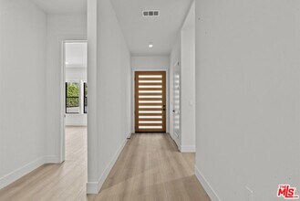 521 N Martel Ave in Los Angeles, CA - Building Photo - Building Photo