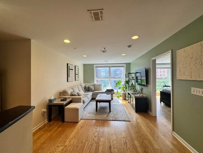 659 1st St in Hoboken, NJ - Building Photo - Building Photo