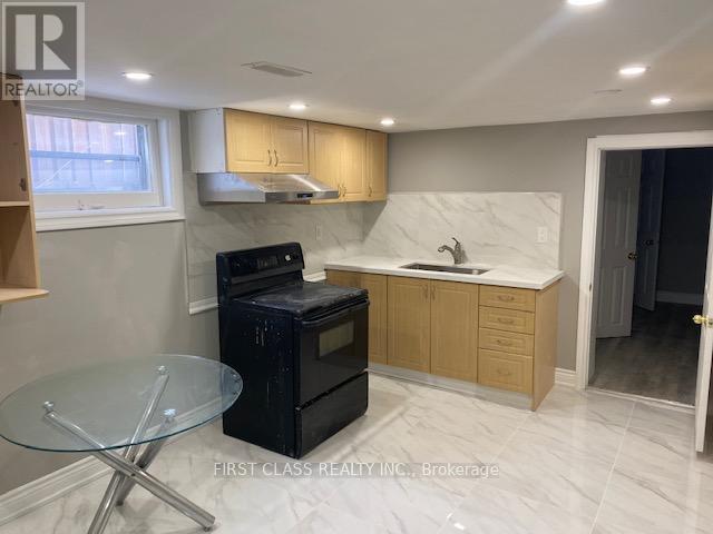 20 Savarin St in Toronto, ON - Building Photo - Building Photo