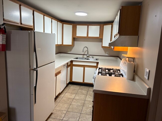 386 Hamilton St, Unit Garden Apartment in Albany, NY - Building Photo - Building Photo