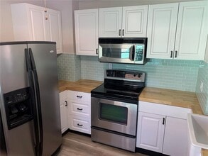 5617 14th Ave S in Gulfport, FL - Building Photo - Building Photo