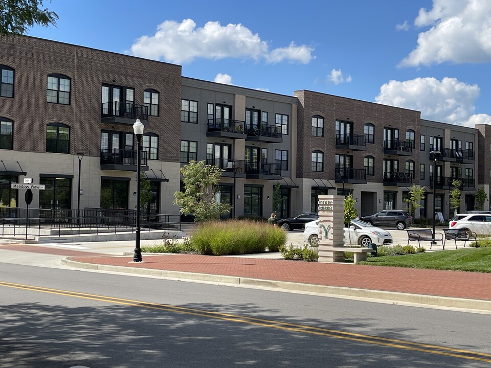 The Oliver in Yorktown, IN - Foto de edificio