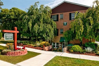 Greenview Gardens in Hackettstown, NJ - Foto de edificio - Building Photo