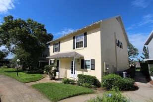 1218 Villa Ln in Apopka, FL - Foto de edificio - Building Photo