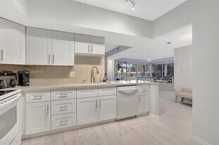 7613 Cinebar Dr in Boca Raton, FL - Building Photo