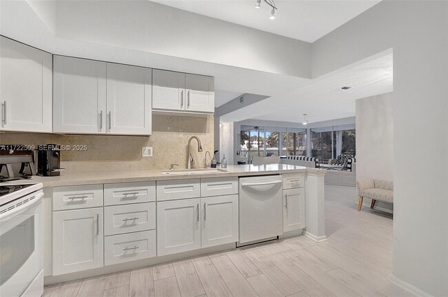 property at 7613 Cinebar Dr