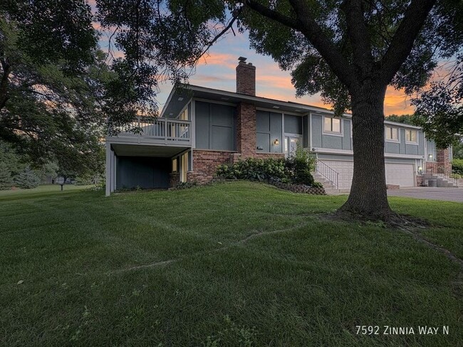 property at 7592 Zinnia Way N