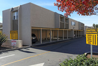 Merrywood Apartments in Carlsbad, CA - Foto de edificio - Building Photo