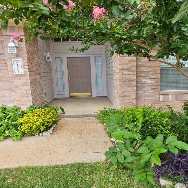 1008 Laurel Glen Blvd in Leander, TX - Building Photo - Building Photo