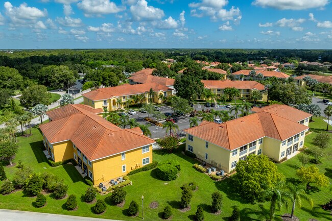 Caliente Condos in Land O Lakes, FL - Building Photo - Primary Photo
