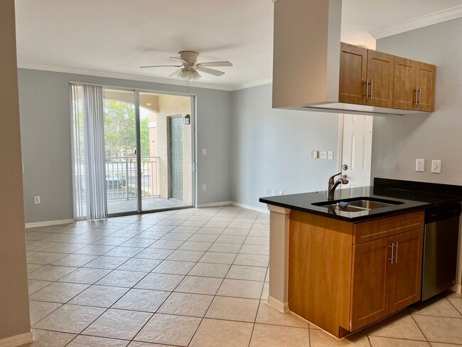 6565 Emerald Dunes Dr in West Palm Beach, FL - Building Photo - Building Photo