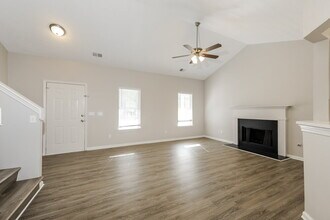 4637 Noah Overlook W in Acworth, GA - Foto de edificio - Building Photo