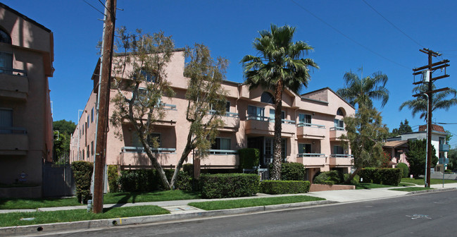 Orion Court Apartments in Sherman Oaks, CA - Building Photo - Building Photo